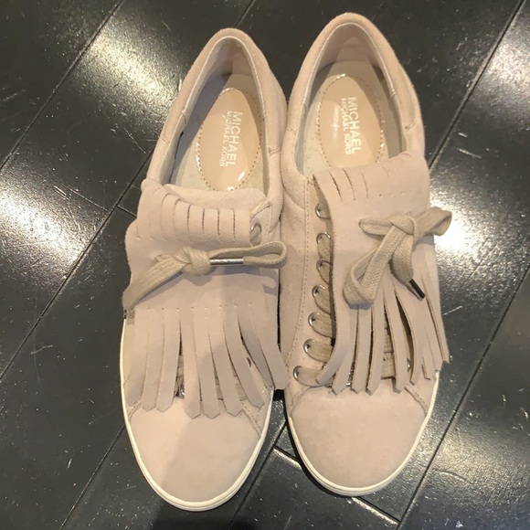 Authentic Michael Kors, genuine suede sneakers. Size 8. stone/tan/cream colour. - Picture 4 of 5